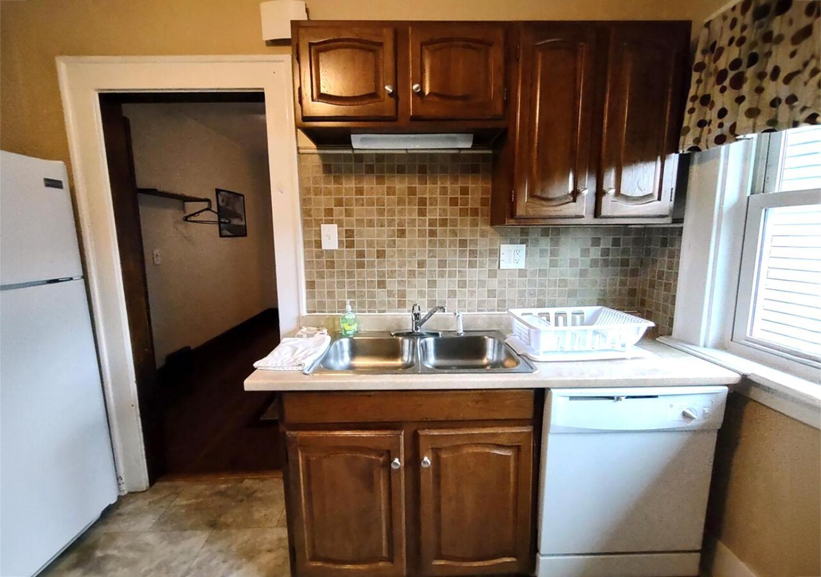 Spacious Frontier Park Apartment Эри Экстерьер фото